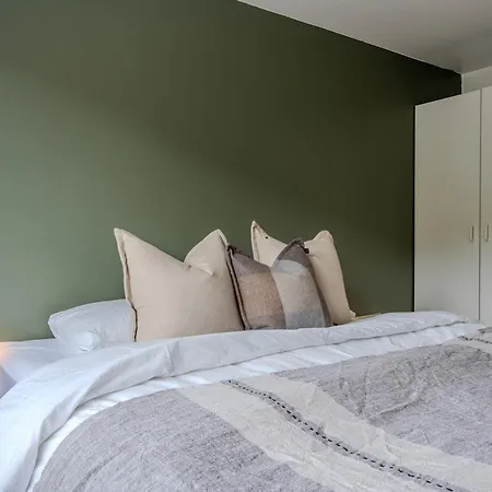 Cozy Near Center Bus Nearby Apartment