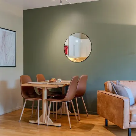Apartment Cozy Near Center Bus Nearby