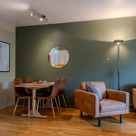 Apartment Cozy Near Center Bus Nearby *